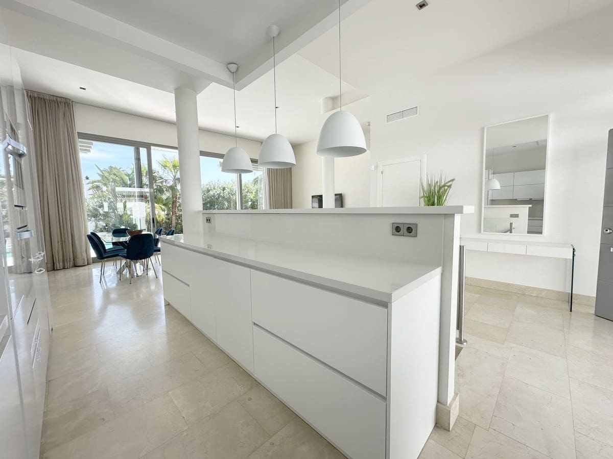 5 chambre Villa/Maison à vendre à Benahavis avec piscine garage - 2 150 000 € (Ref: 9388466)