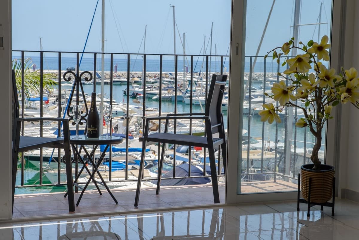 1 sypialnia Apartament przy plaży do wynajęcia w Puerto Banus - 2 400 € (Ref: 9388467)