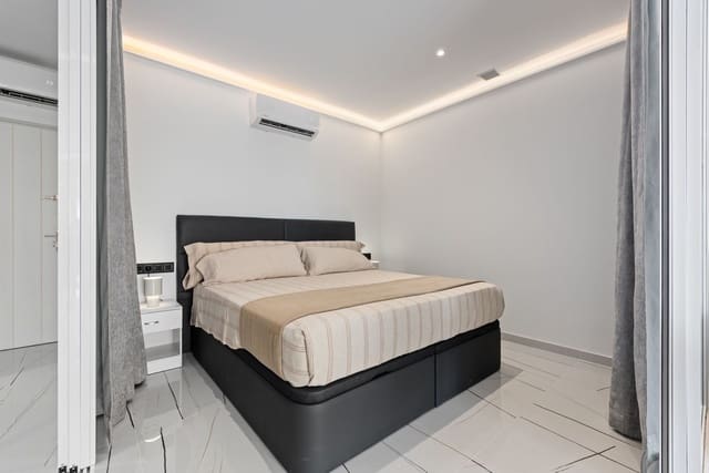 Apartamento Playa de 1 habitación en Puerto Banus, Marbella en alquiler - 2.400 € (Ref: 9388467)