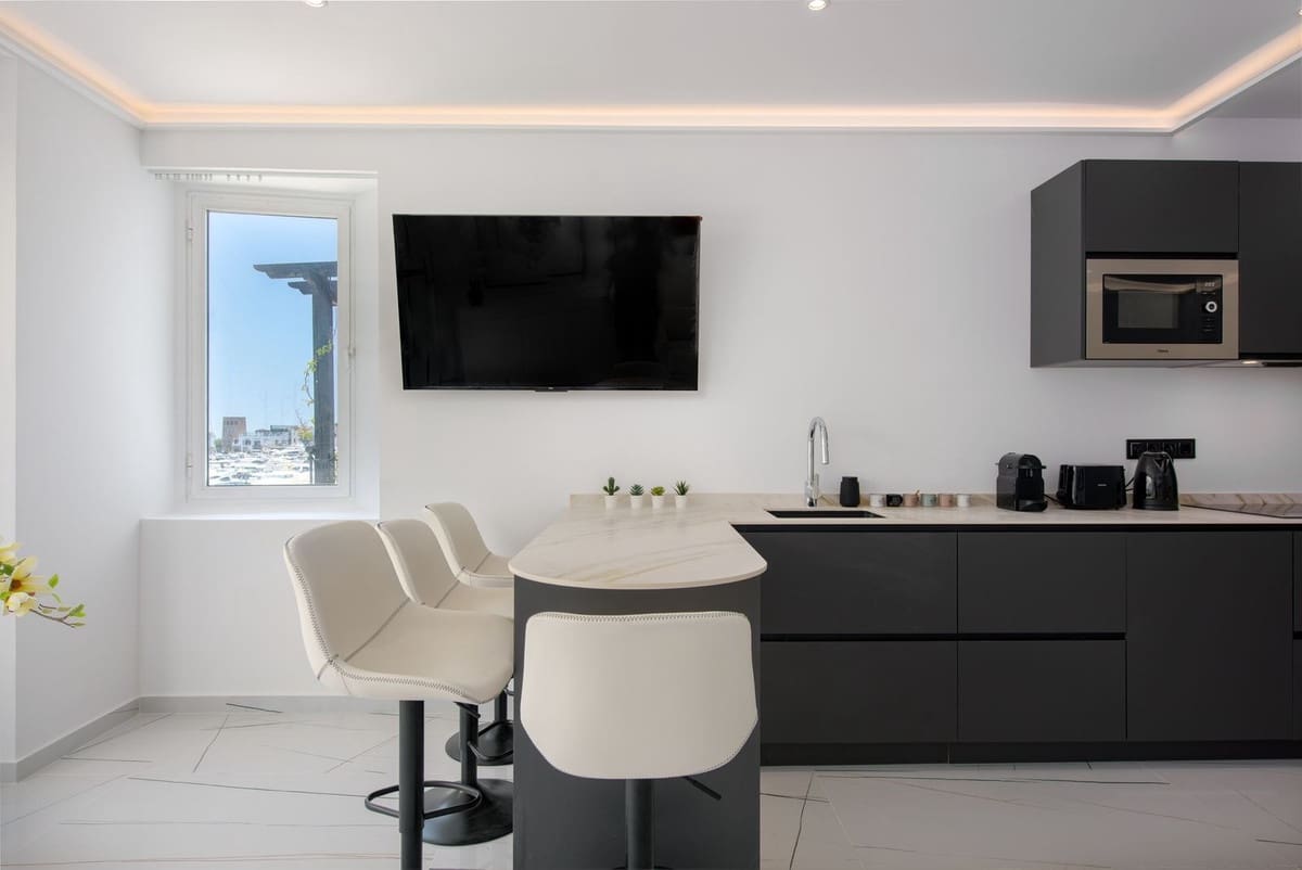 1 sypialnia Apartament przy plaży do wynajęcia w Puerto Banus - 2 400 € (Ref: 9388467)