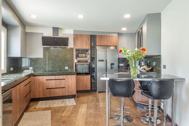 Villa/Maison de 7 chambres de location de vacances à Marbella avec piscine garage - 4 000 € (Ref: 9388469)