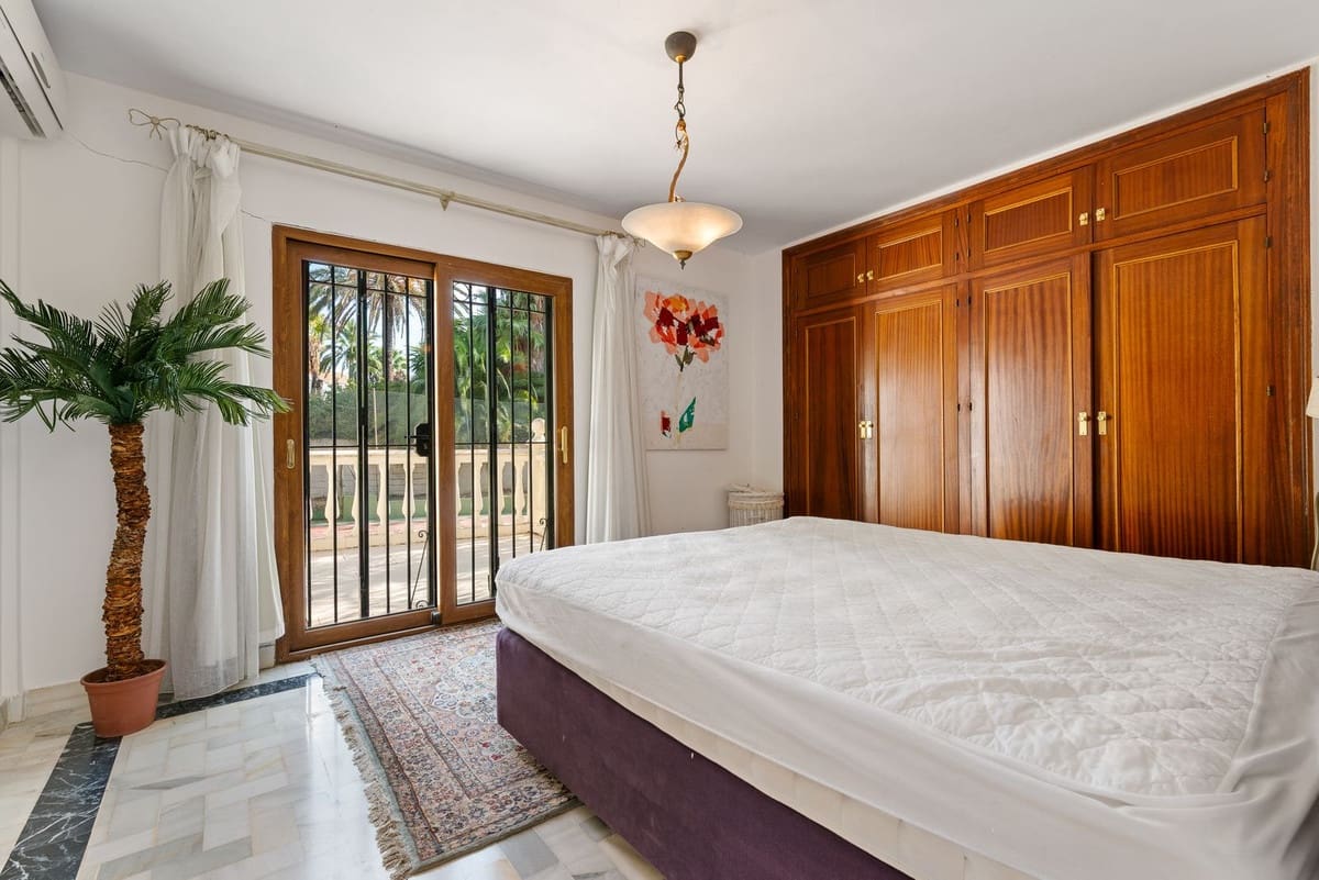 4 chambre Villa/Maison à vendre à Estepona avec piscine - 10 000 000 € (Ref: 9388470)