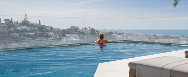 2 Zimmer Apartment zu verkaufen in Torreblanca, Fuengirola mit Pool Garage - 565.000 € (Ref: 9388471)