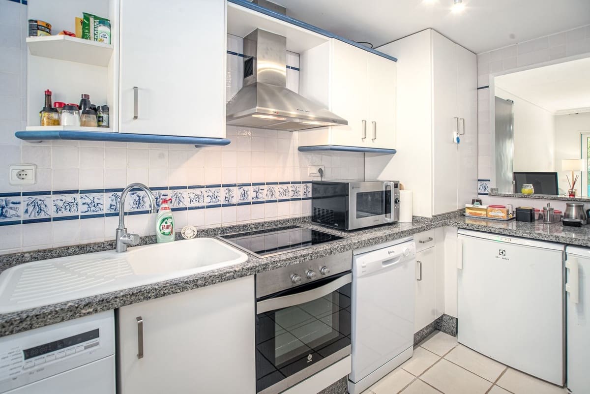 2 sypialnia Apartament na kwatery wakacyjne w Nueva Andalucia z basenem garażem - 830 € (Ref: 9388483)