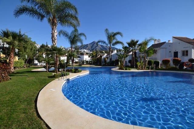 2 camera da letto Appartamento da affitare come casa vacanza in Nueva Andalucia, Marbella con piscina garage - 830 € (Rif: 9388483)