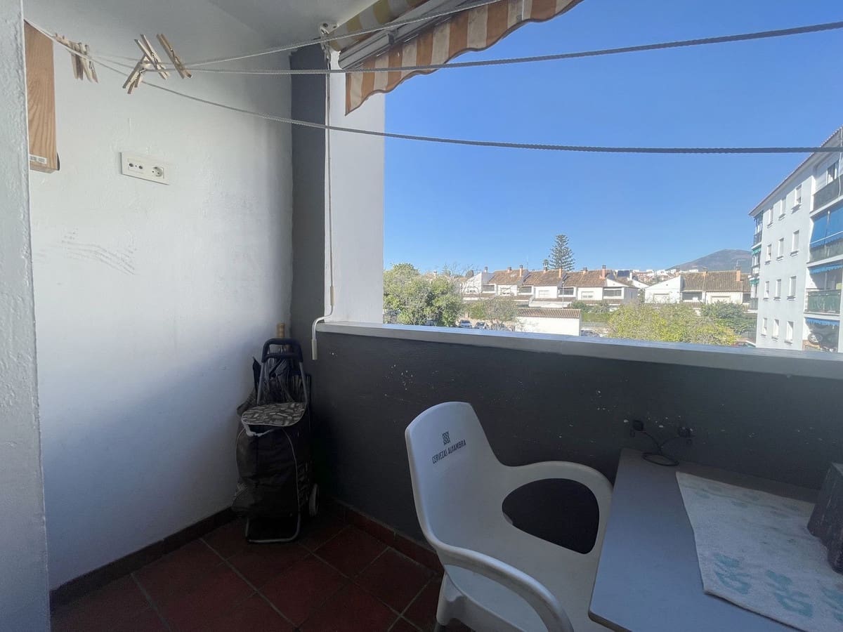 3 bedroom Apartment for sale in San Pedro de Alcantara - € 345,000 (Ref: 9405761)