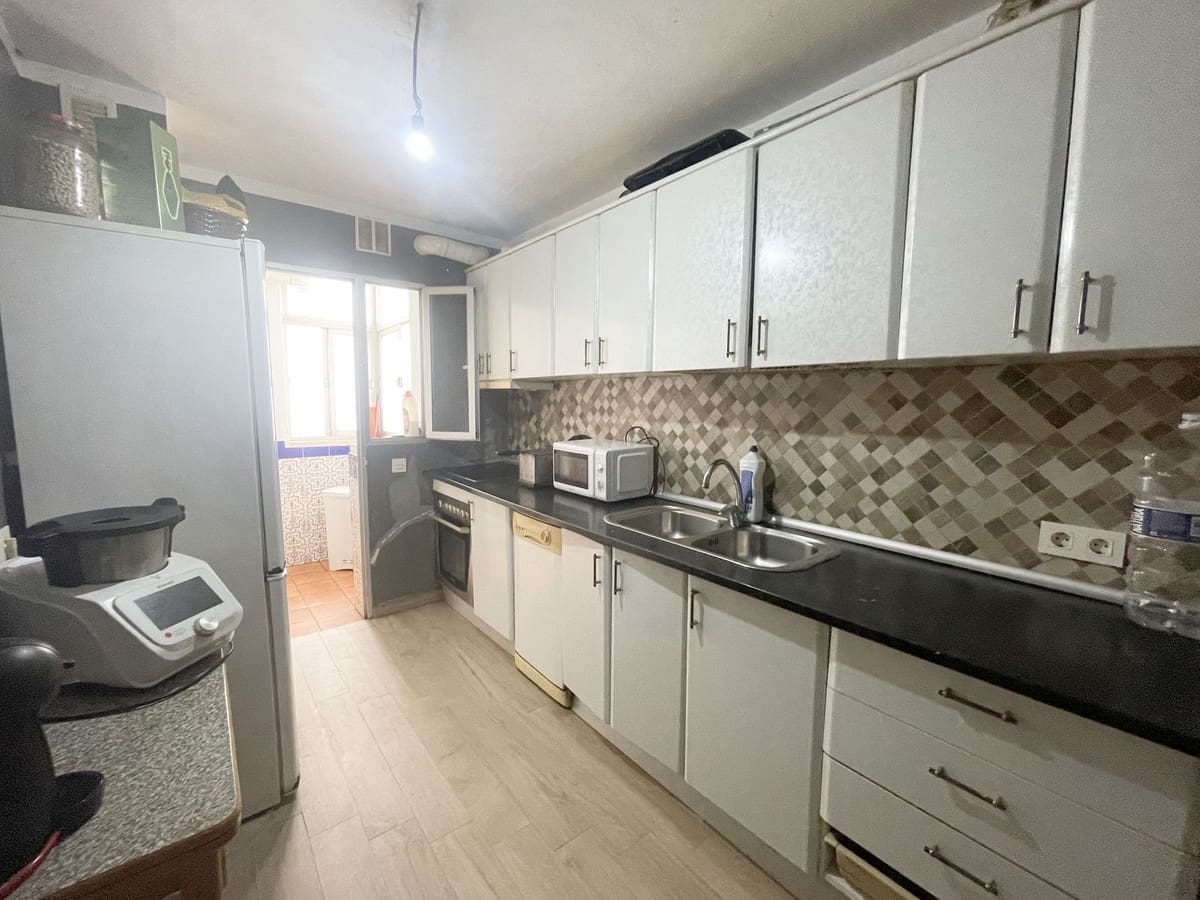 3 bedroom Apartment for sale in San Pedro de Alcantara - € 345,000 (Ref: 9405761)