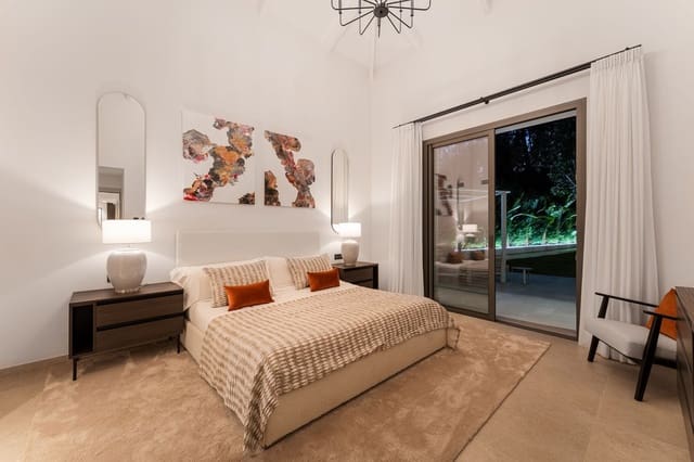 5 makuuhuone Huvila myytävänä paikassa Nueva Andalucia, Marbella mukana uima-altaan - 4 950 000 € (Ref: 9441640)