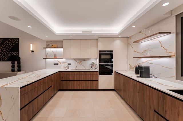 5 bedroom Villa for sale in Nueva Andalucia, Marbella with pool - € 4,950,000 (Ref: 9441640)