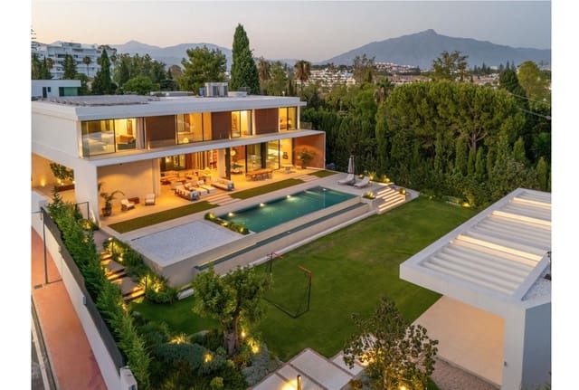 6 sovrum Villa till salu i Guadalmina Alta, Marbella med pool garage - 5 995 000 € (Ref: 9448511)