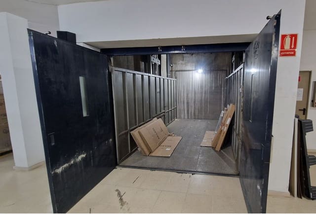 Kommersiell till salu i Marbella - 5 000 000 € (Ref: 9449935)