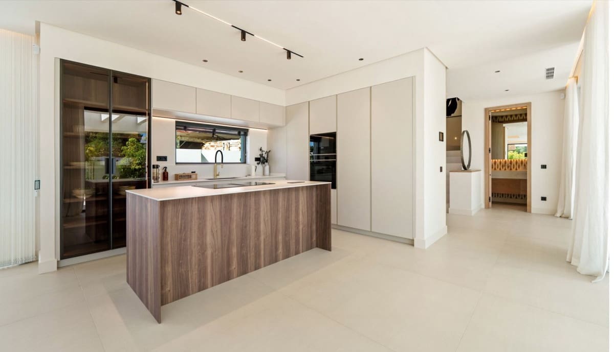 5 sovrum Villa till salu i San Pedro de Alcantara med pool garage - 4 580 000 € (Ref: 9470729)