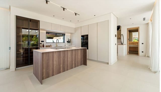 5 soveværelse Villa til salg i San Pedro de Alcantara, Marbella med swimmingpool garage - € 4.580.000 (Ref: 9470729)