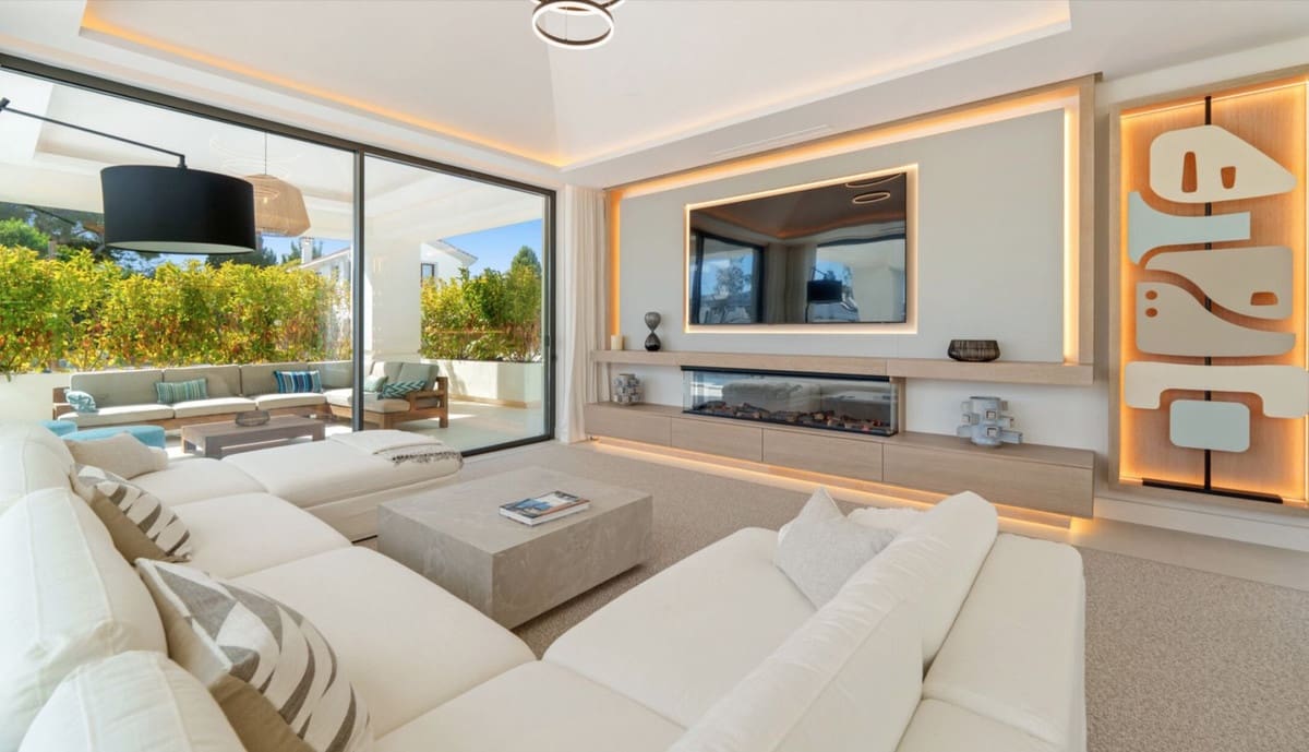 5 bedroom Villa for sale in San Pedro de Alcantara with pool garage - € 4,580,000 (Ref: 9470729)