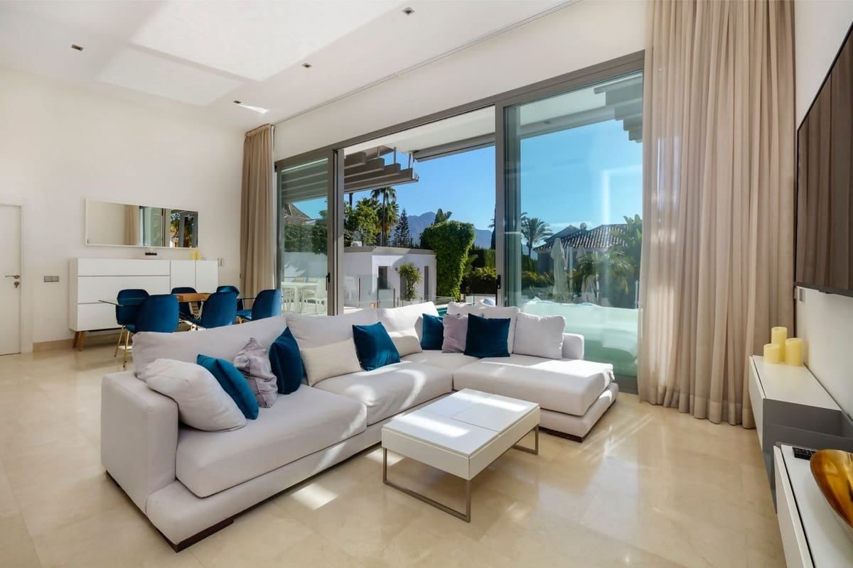 5 sypialnia Willa na kwatery wakacyjne w Benahavis z basenem garażem - 5 600 € (Ref: 9492754)