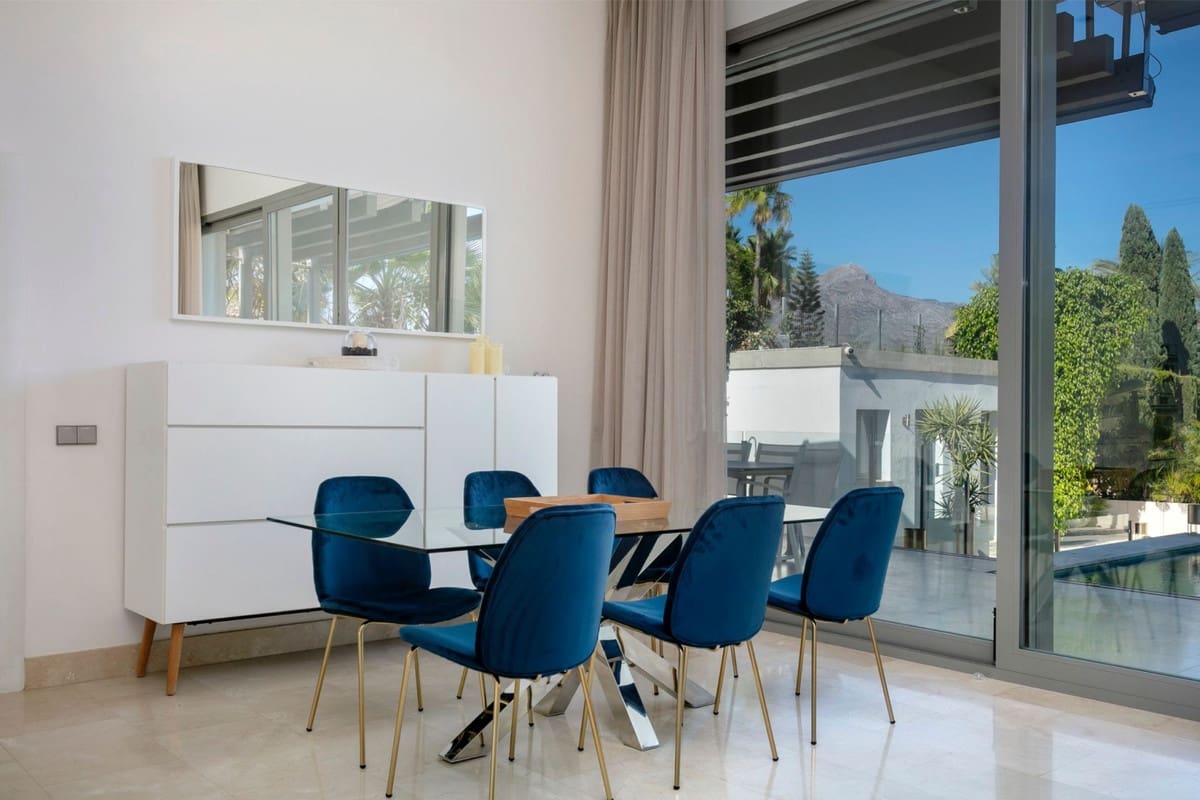 5 bedroom Villa for holiday rental in Benahavis with pool garage - € 5,600 (Ref: 9492754)