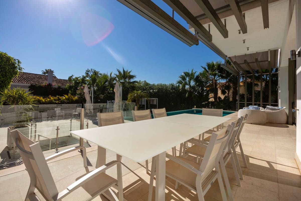 5 bedroom Villa for holiday rental in Benahavis with pool garage - € 5,600 (Ref: 9492754)