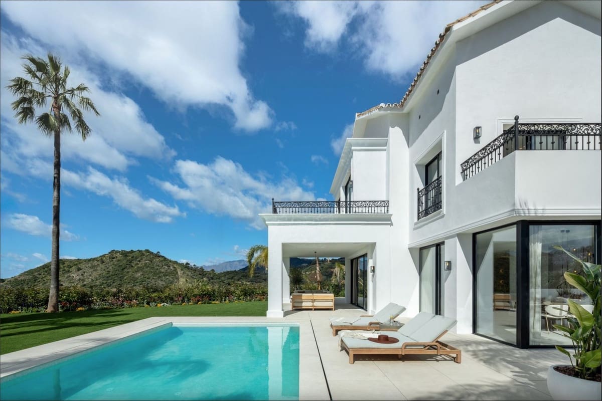 5 bedroom Villa for sale in Los Arqueros with pool garage - € 5,495,000 (Ref: 9497700)