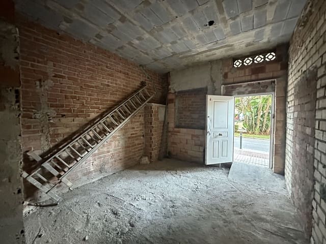 Komercyjne na sprzedaż w San Pedro de Alcantara, Marbella - 100 000 € (Ref: 9506596)