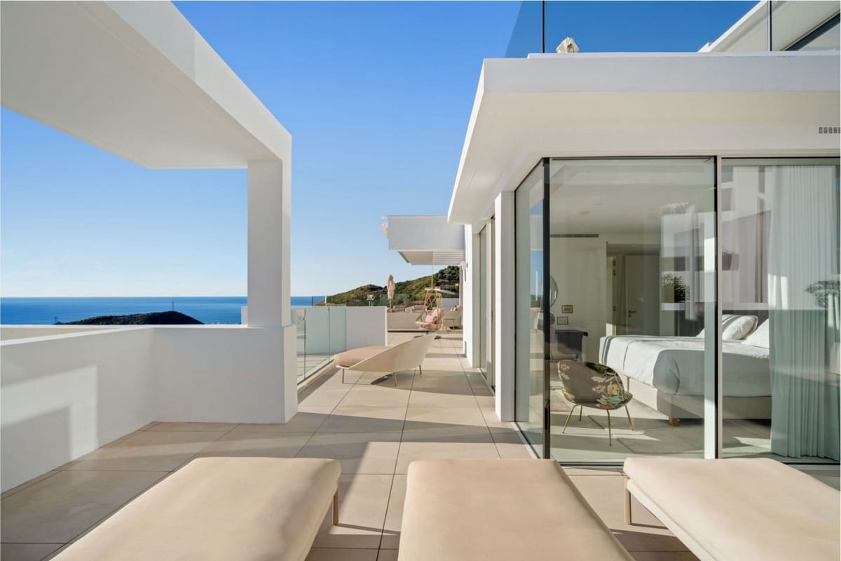 3 soveværelse Penthouse til salg i Marbella med swimmingpool garage - € 2.995.000 (Ref: 9518086)