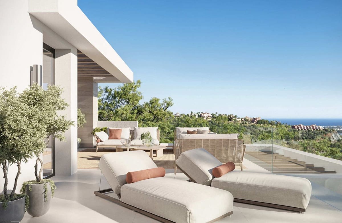 5 bedroom Villa for sale in La Quinta with pool - € 3,995,000 (Ref: 9542295)