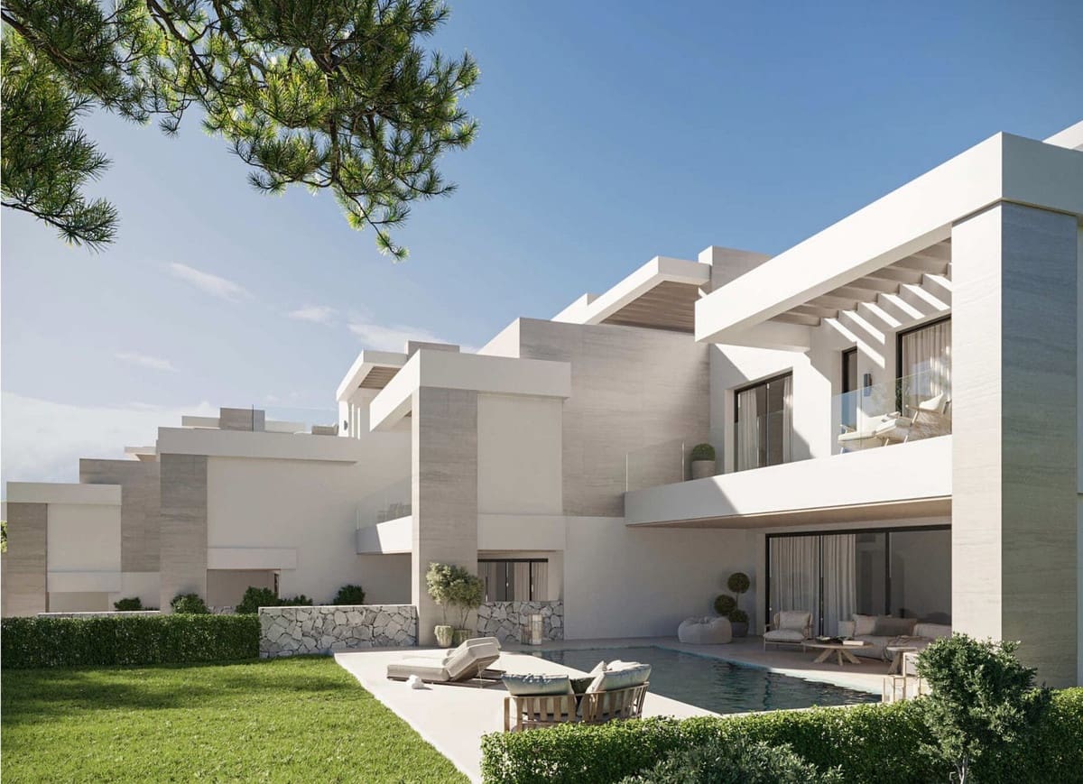 5 bedroom Villa for sale in La Quinta with pool - € 3,995,000 (Ref: 9542295)