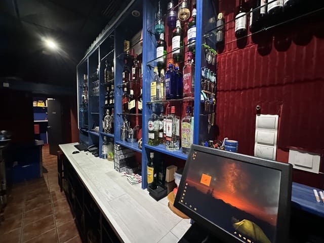 Restaurang/Bar till salu i Marbella med garage - 650 000 € (Ref: 9547122)