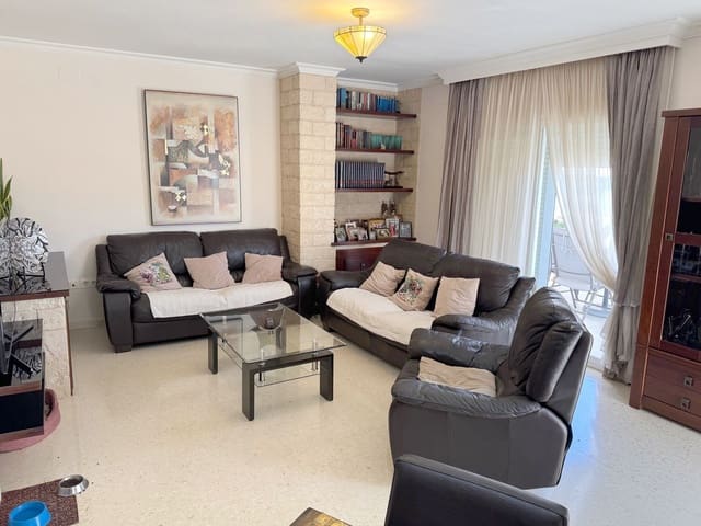 4 sovrum Takvåning till salu i Estepona med pool garage - 790 000 € (Ref: 9603339)