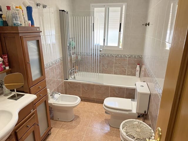 4 sovrum Takvåning till salu i Estepona med pool garage - 790 000 € (Ref: 9603339)