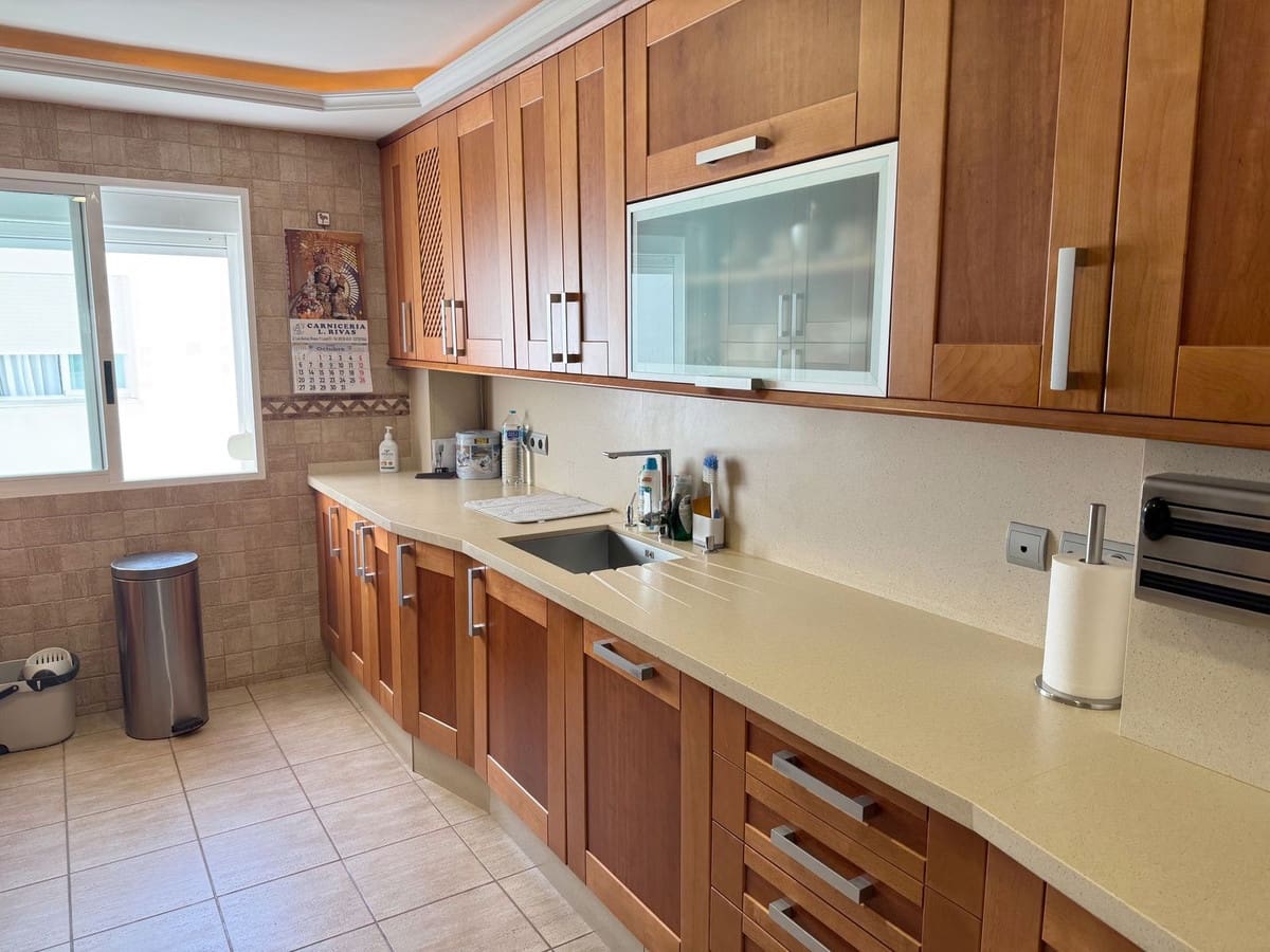 4 sovrum Takvåning till salu i Estepona med pool garage - 790 000 € (Ref: 9603339)