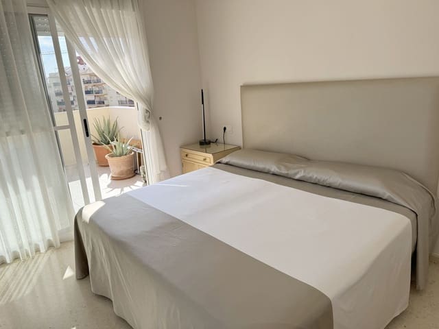 4 chambre Penthouse à vendre à Estepona avec piscine garage - 790 000 € (Ref: 9603339)