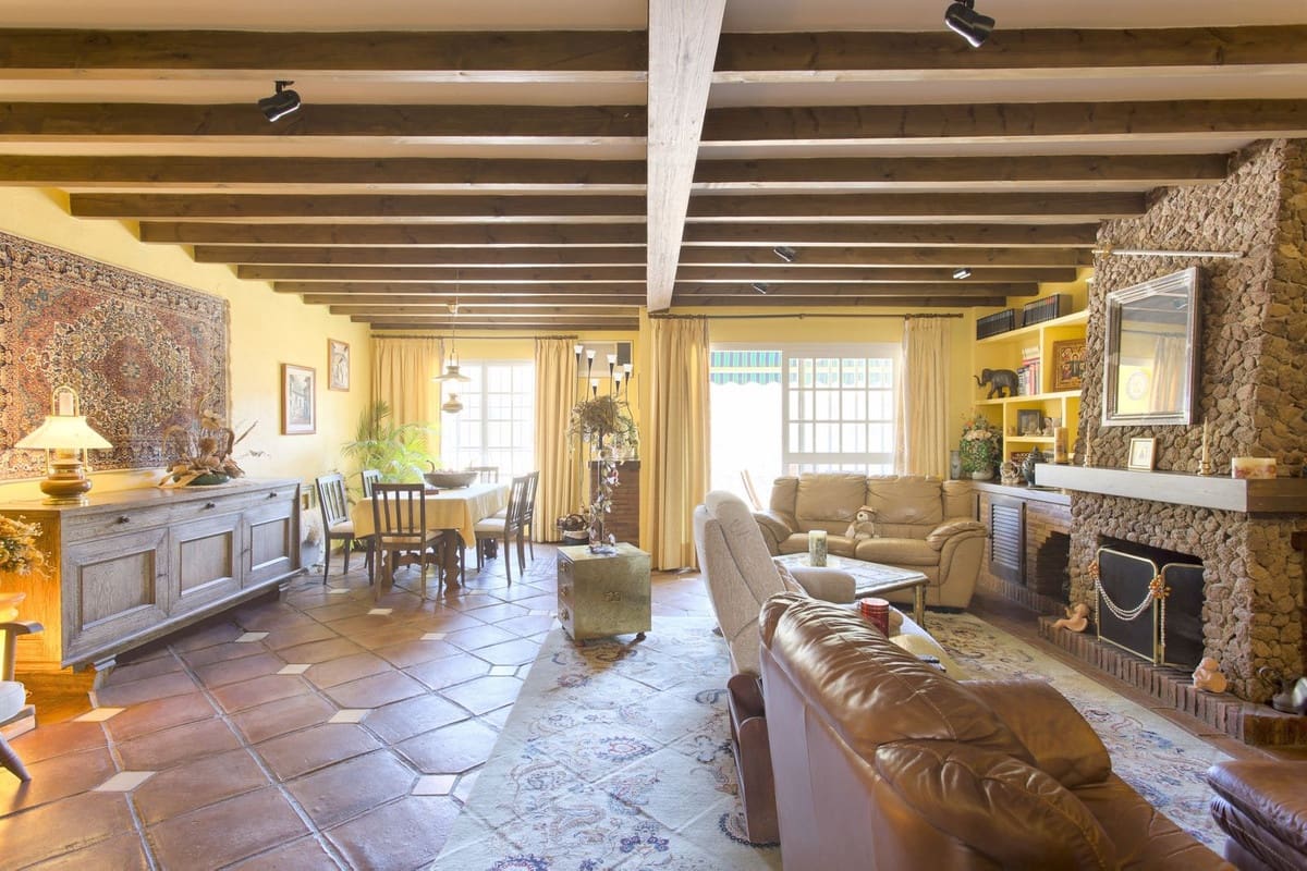 3 sovrum Hus till salu i Benahavis - 375 000 € (Ref: 9606369)