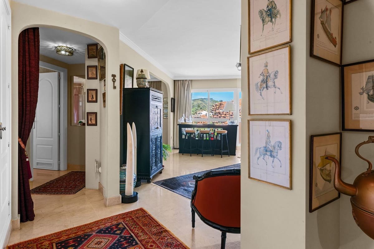3 quarto Penthouse para venda em Elviria com piscina garagem - 625 000 € (Ref: 9618608)