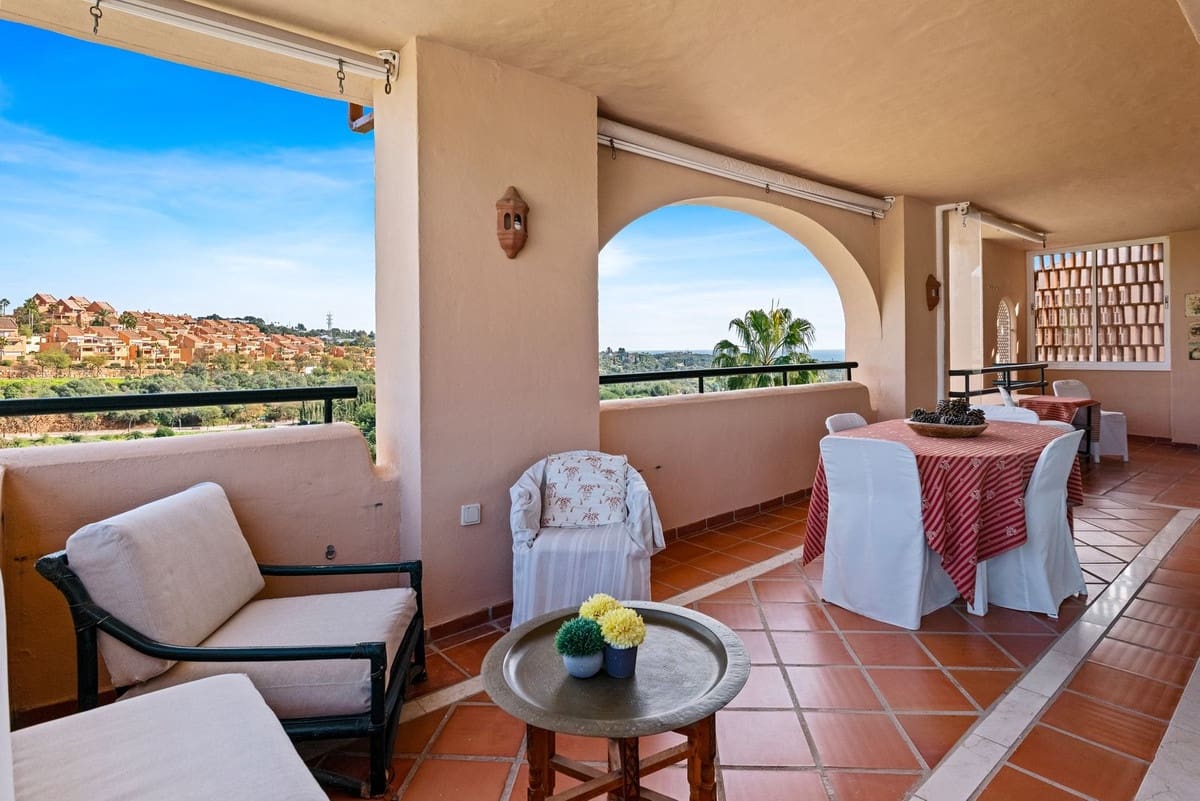 3 quarto Penthouse para venda em Elviria com piscina garagem - 625 000 € (Ref: 9618608)