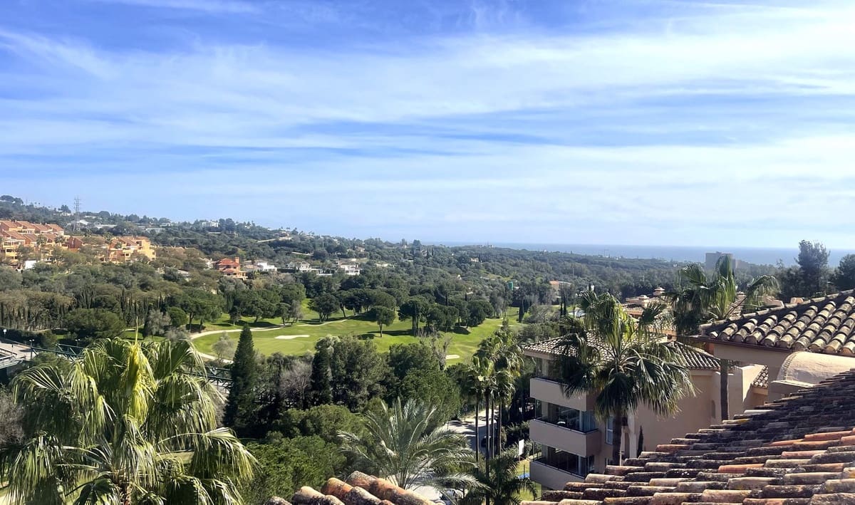 3 quarto Penthouse para venda em Elviria com piscina garagem - 625 000 € (Ref: 9618608)