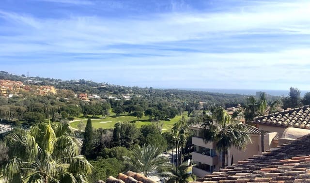 3 soveværelse Penthouse til salg i Elviria, Marbella med swimmingpool garage - € 625.000 (Ref: 9618608)