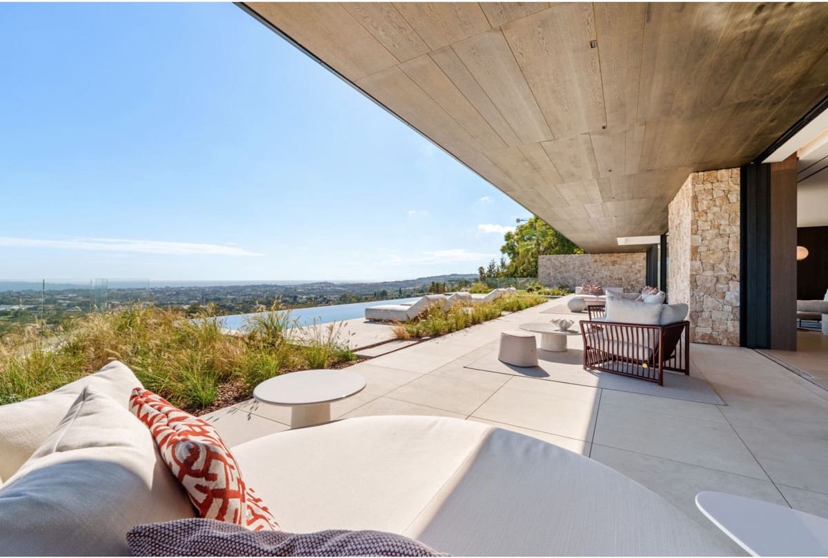 8 soverom Villa til salgs i Benahavis med svømmebasseng garasje - € 19 880 000 (Ref: 9623221)