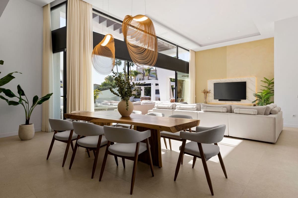 6 Zimmer Villa zu verkaufen in Nueva Andalucia mit Pool Garage - 4.445.000 € (Ref: 9624057)