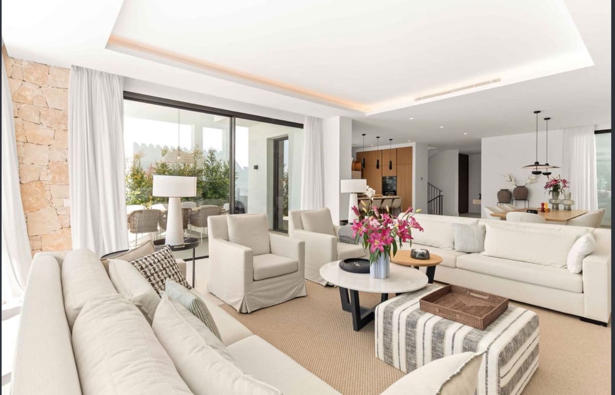 5 bedroom Villa for sale in San Pedro de Alcantara with pool garage - € 3,695,000 (Ref: 9720710)