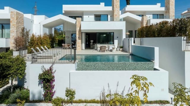 5 makuuhuone Huvila myytävänä paikassa San Pedro de Alcantara, Marbella mukana uima-altaan 
autotalli - 3 695 000 € (Ref: 9720710)