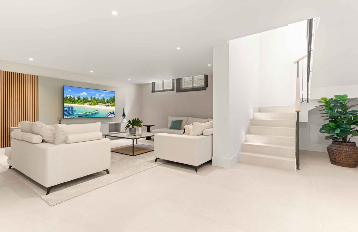 4 quarto Moradia Geminada para venda em Las Chapas com piscina - 1 295 000 € (Ref: 9720953)