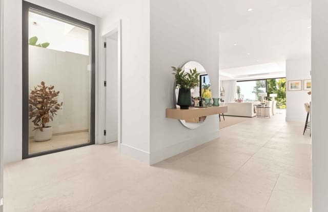 4 soveværelse Semi-Rækkehus til salg i Las Chapas, Marbella med swimmingpool - € 1.295.000 (Ref: 9720953)