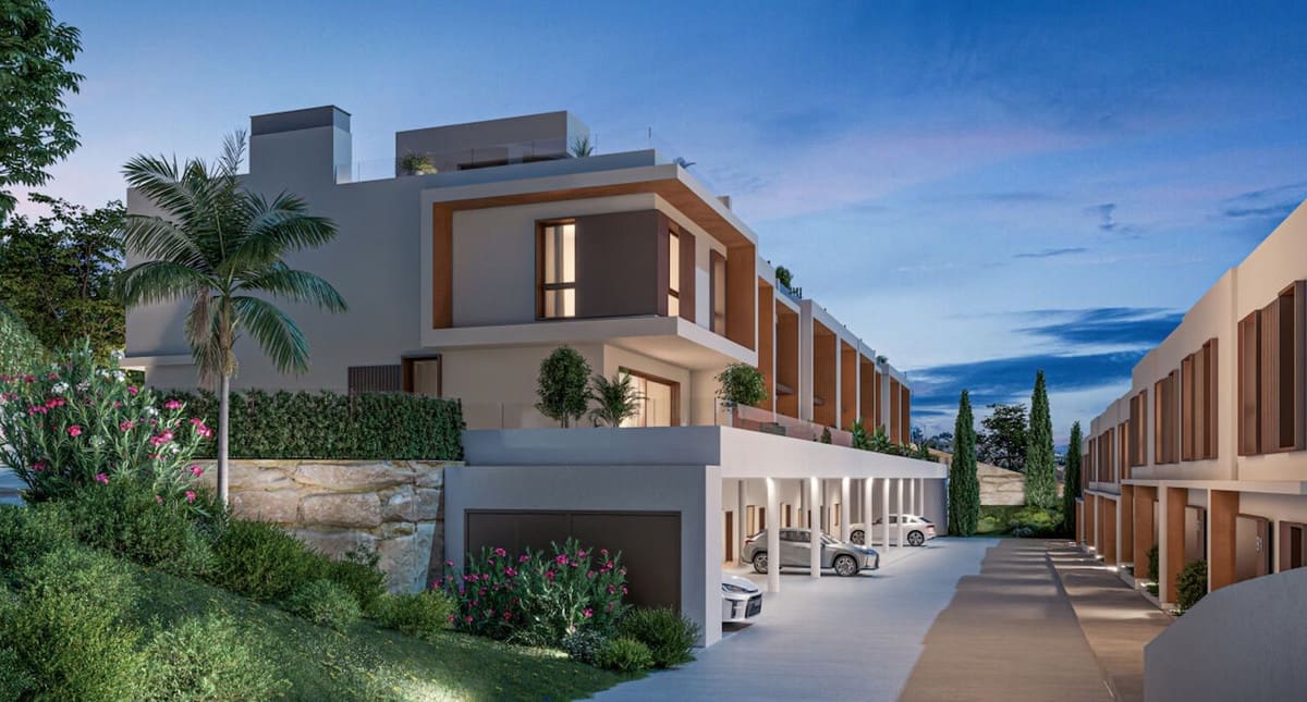 4 sovrum Radhus till salu i La Cala de Mijas med pool garage - 1 069 000 € (Ref: 9733892)