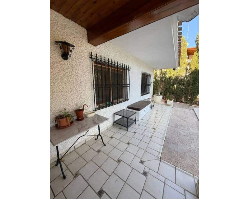 6 Zimmer Villa zu verkaufen in Campoamor mit Pool Garage - 875.000 € (Ref: 10000050)