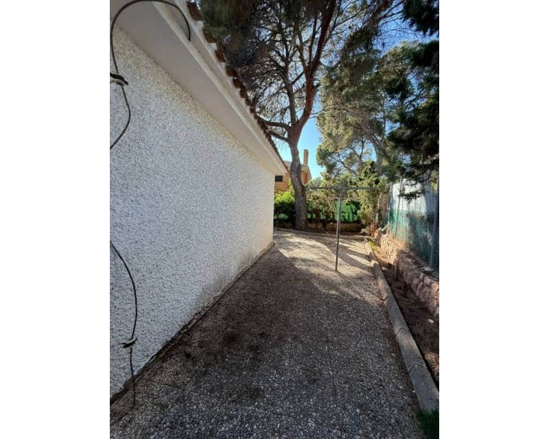 6 Zimmer Villa zu verkaufen in Campoamor mit Pool Garage - 875.000 € (Ref: 10000050)