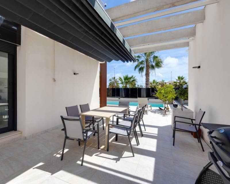 3 Zimmer Villa zu verkaufen in Orihuela Costa mit Pool Garage - 850.000 € (Ref: 10000051)
