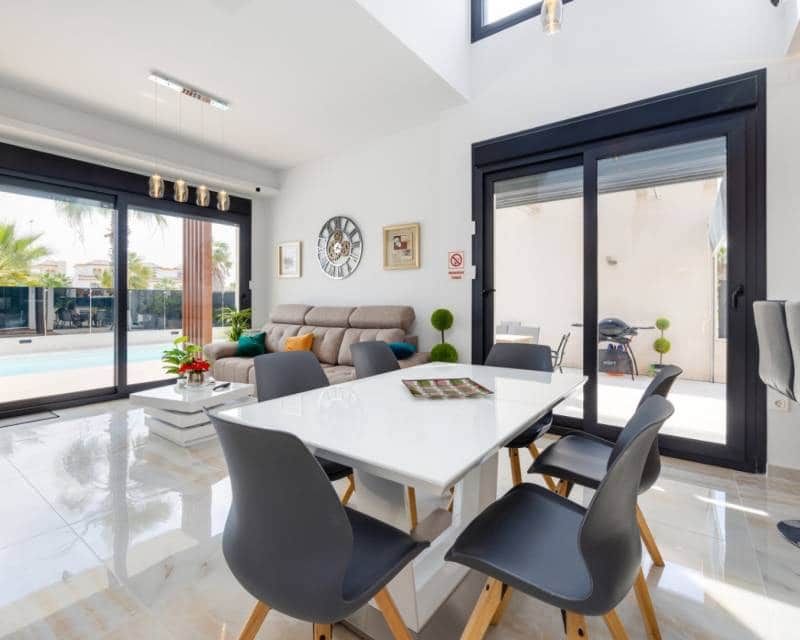 3 Zimmer Villa zu verkaufen in Orihuela Costa mit Pool Garage - 850.000 € (Ref: 10000051)