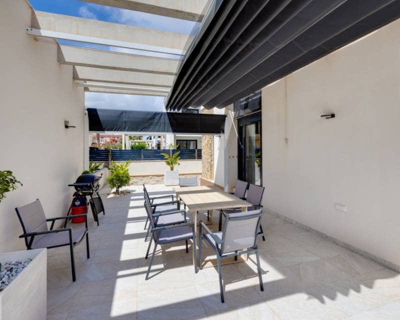 3 Zimmer Villa zu verkaufen in Orihuela Costa mit Pool Garage - 850.000 € (Ref: 10000051)