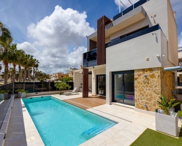3 soverom Villa til salgs i Lomas de Cabo Roig - Los Dolses, Orihuela med svømmebasseng garasje - € 850 000 (Ref: 10000051)