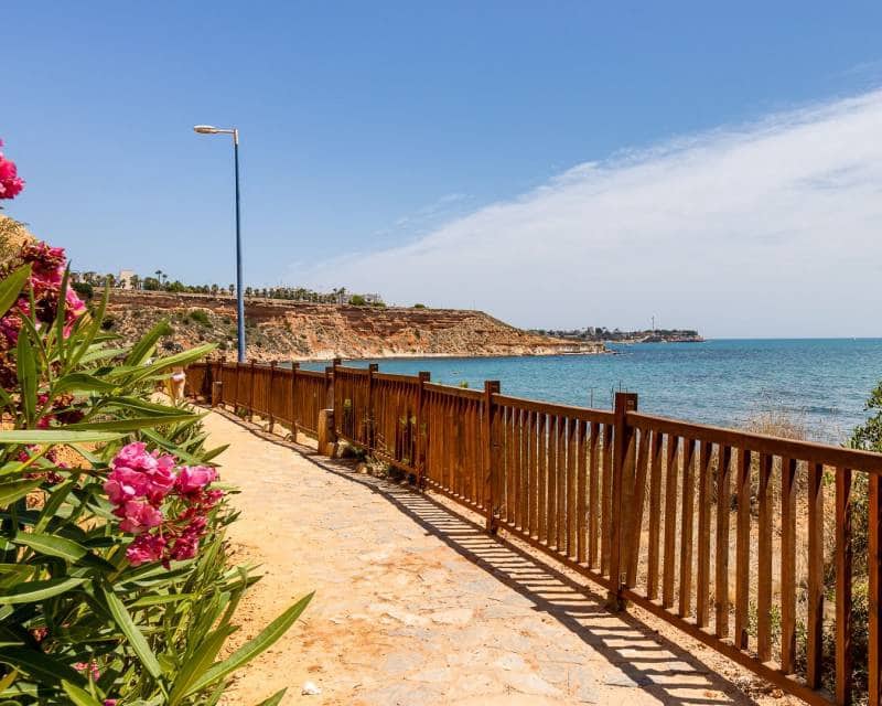 3 Zimmer Villa zu verkaufen in Orihuela Costa mit Pool Garage - 850.000 € (Ref: 10000051)